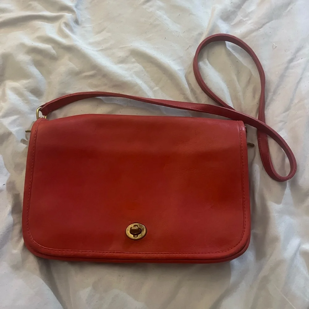Vintage Coach Dinky Crossbag - Picture 1 of 6